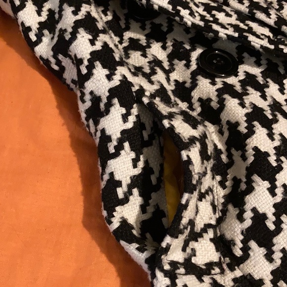Women’s Houndstooth Peacoat - Picture 3 of 5